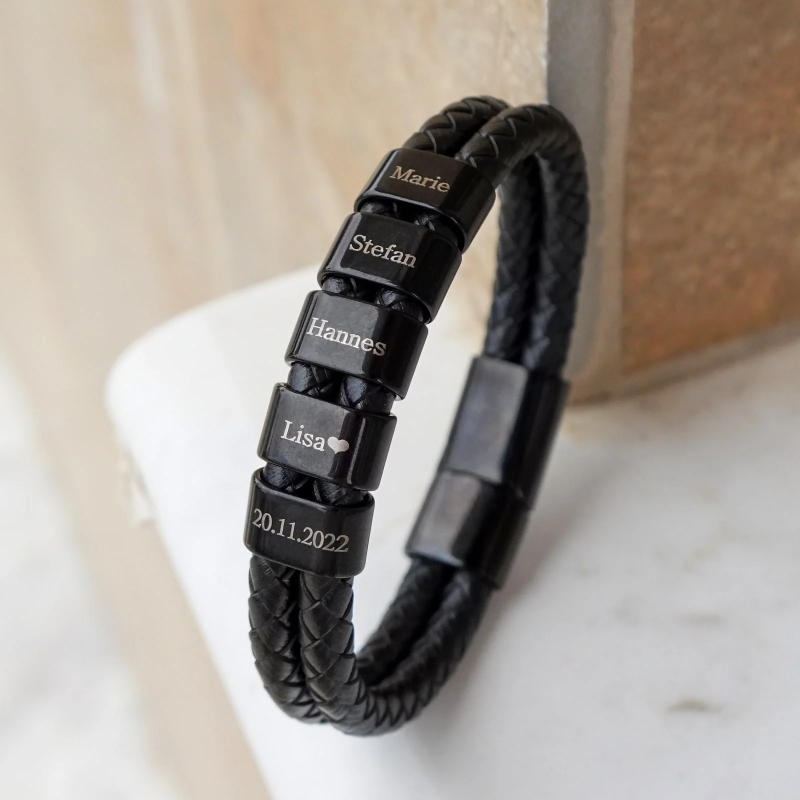 Lederarmband mit gravierten Beads - Image 6