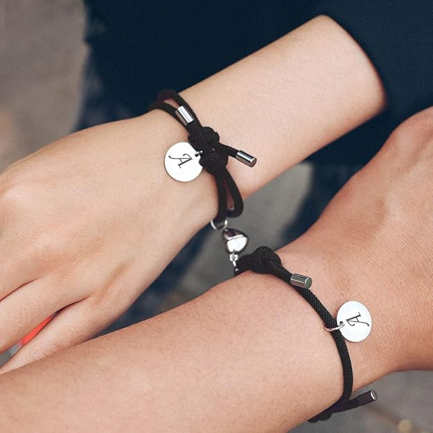 Magnetische Partner Armbänder Set mit Initialen - Image 3