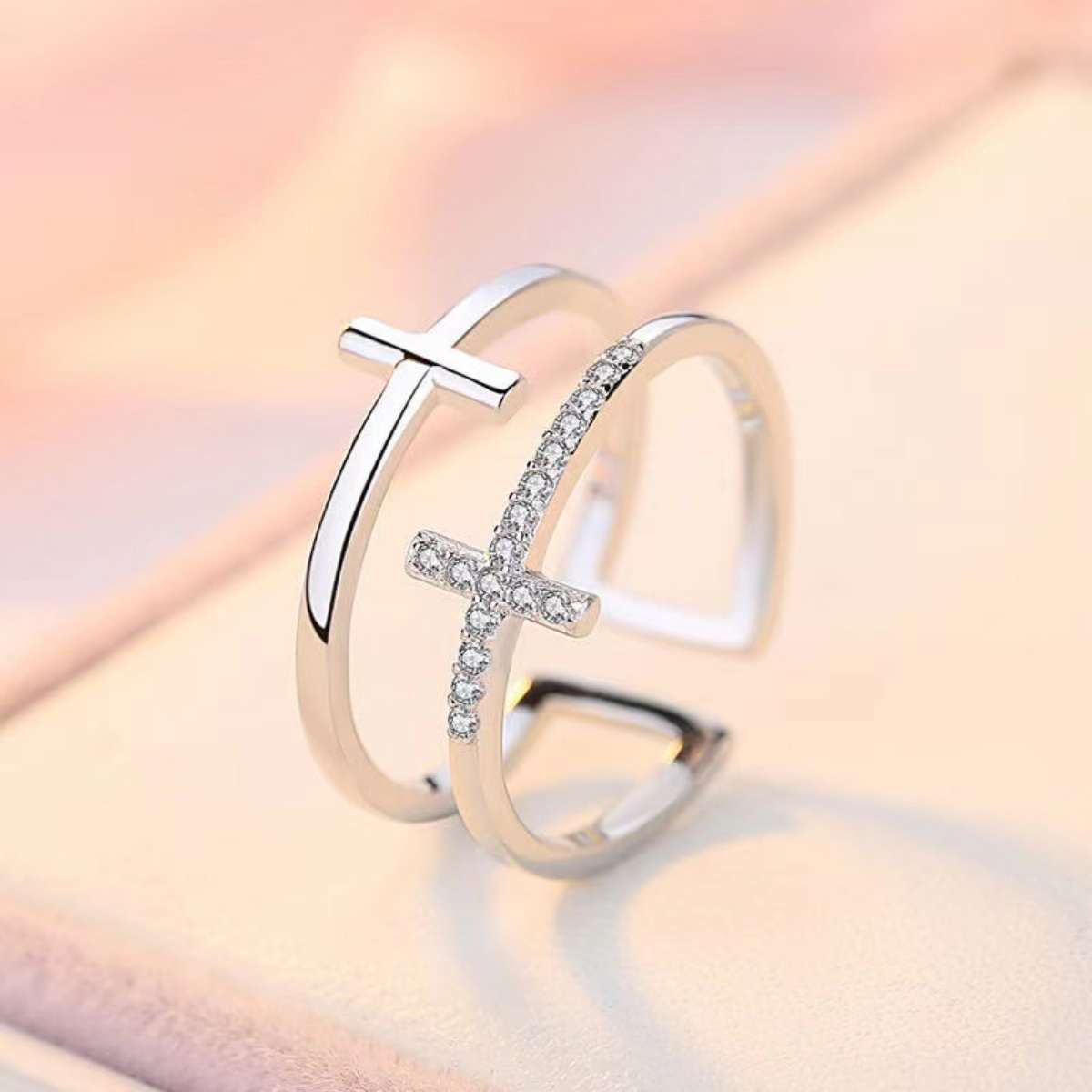 Verstellbarer Kreuz Ring - Cubic Zirkonia Steine - Image 11