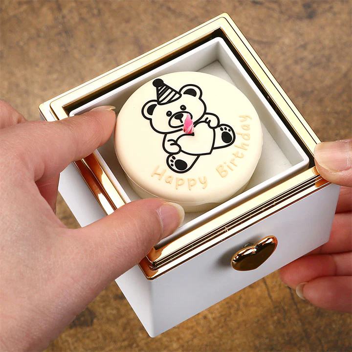 Kuchen Überraschung-Box mit 18k Doppel-Herzkette mit Gravur - Image 14